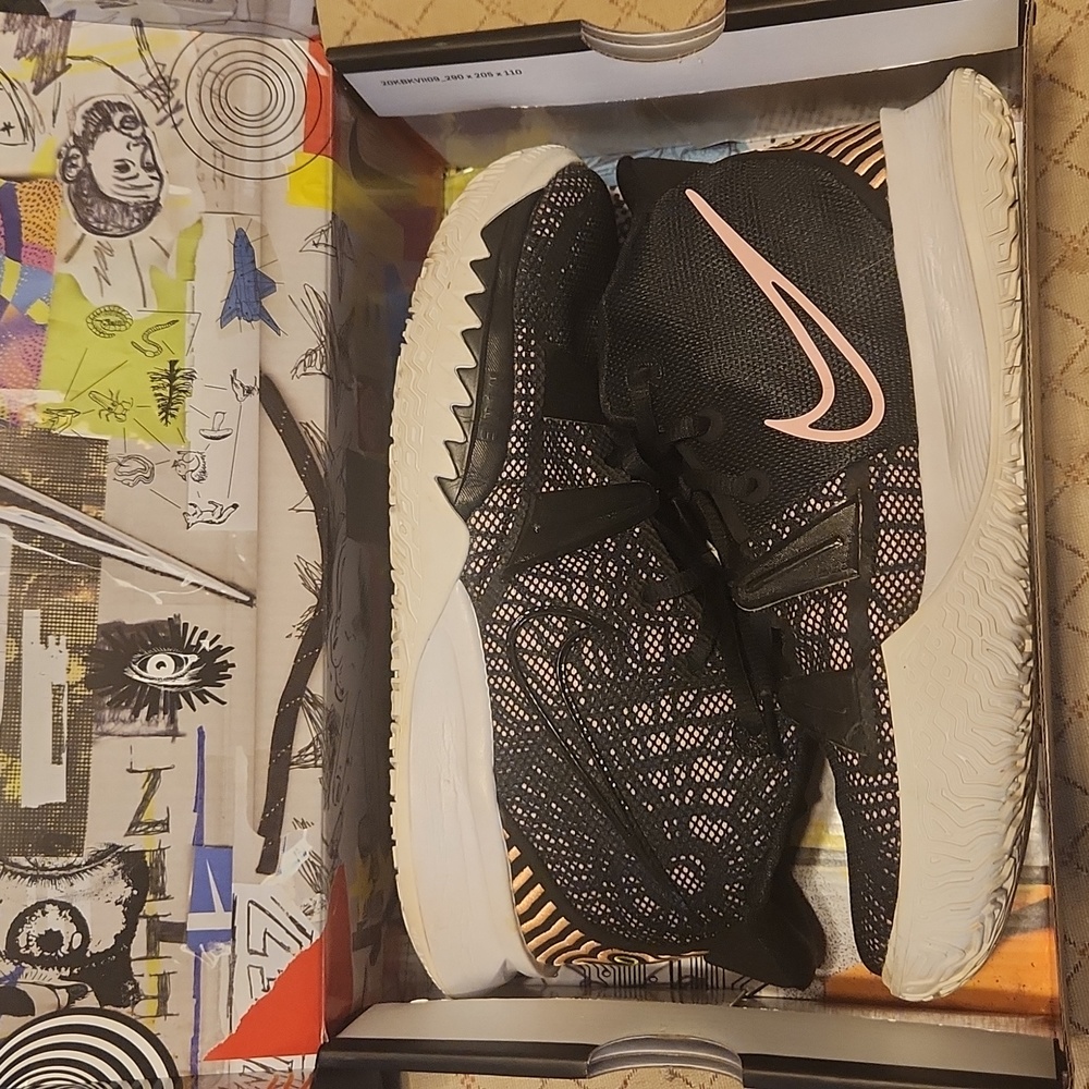 Kyrie 7s 6.5Y